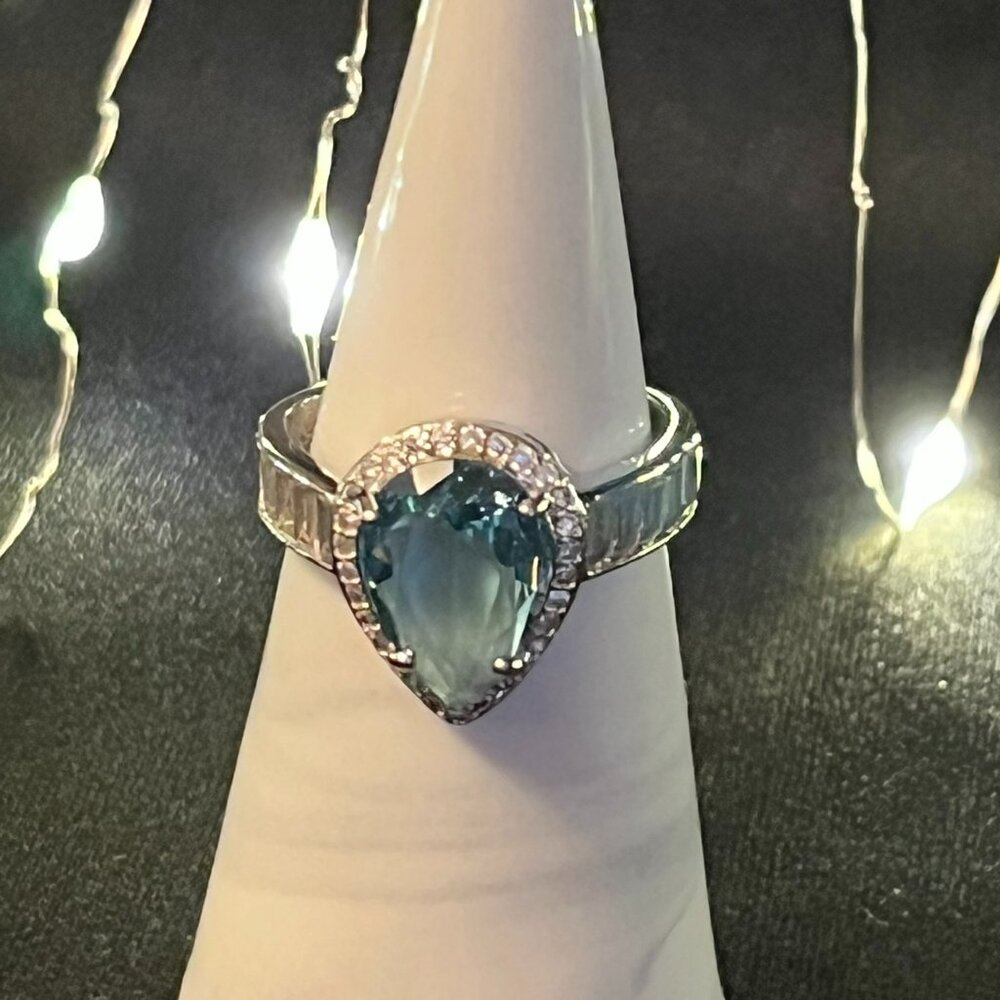 Sterling Silver Pear‑Shaped Simulated Blue Topaz Ring – Size 8.5, Stamped 925